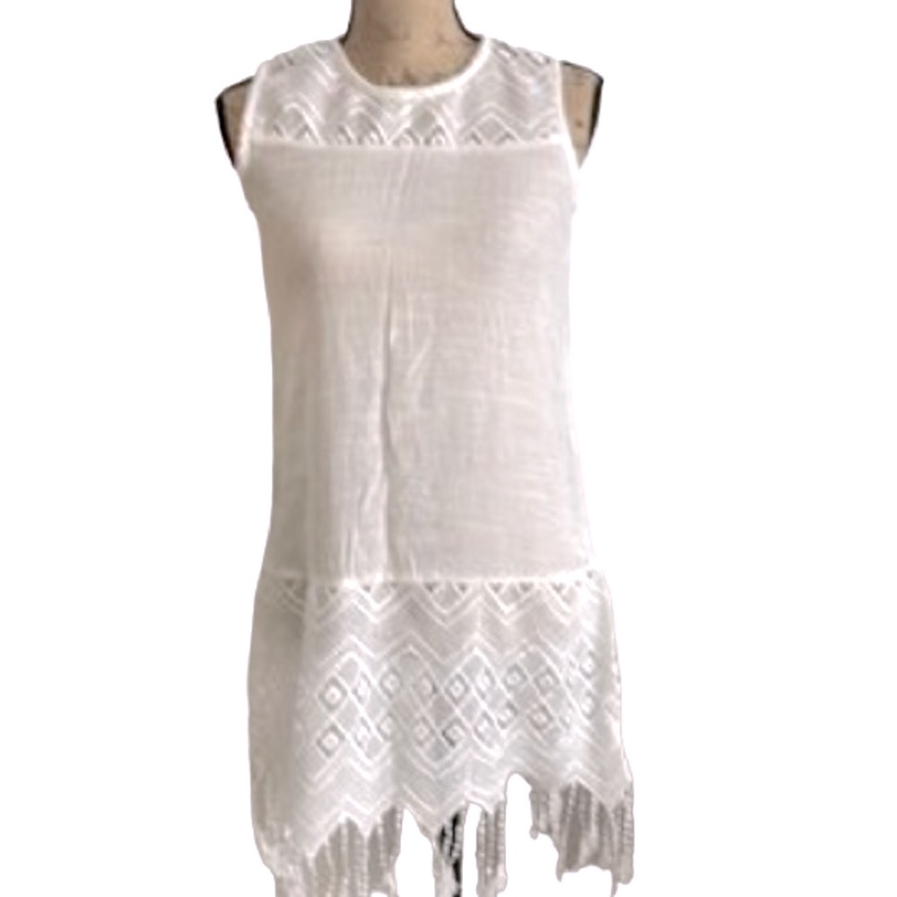 Beach coverup lace hem detail